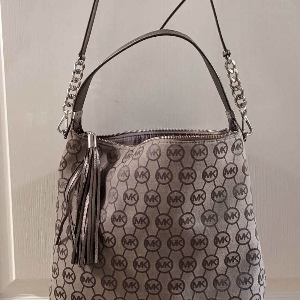 Michael kors silver gray shoulder Bag